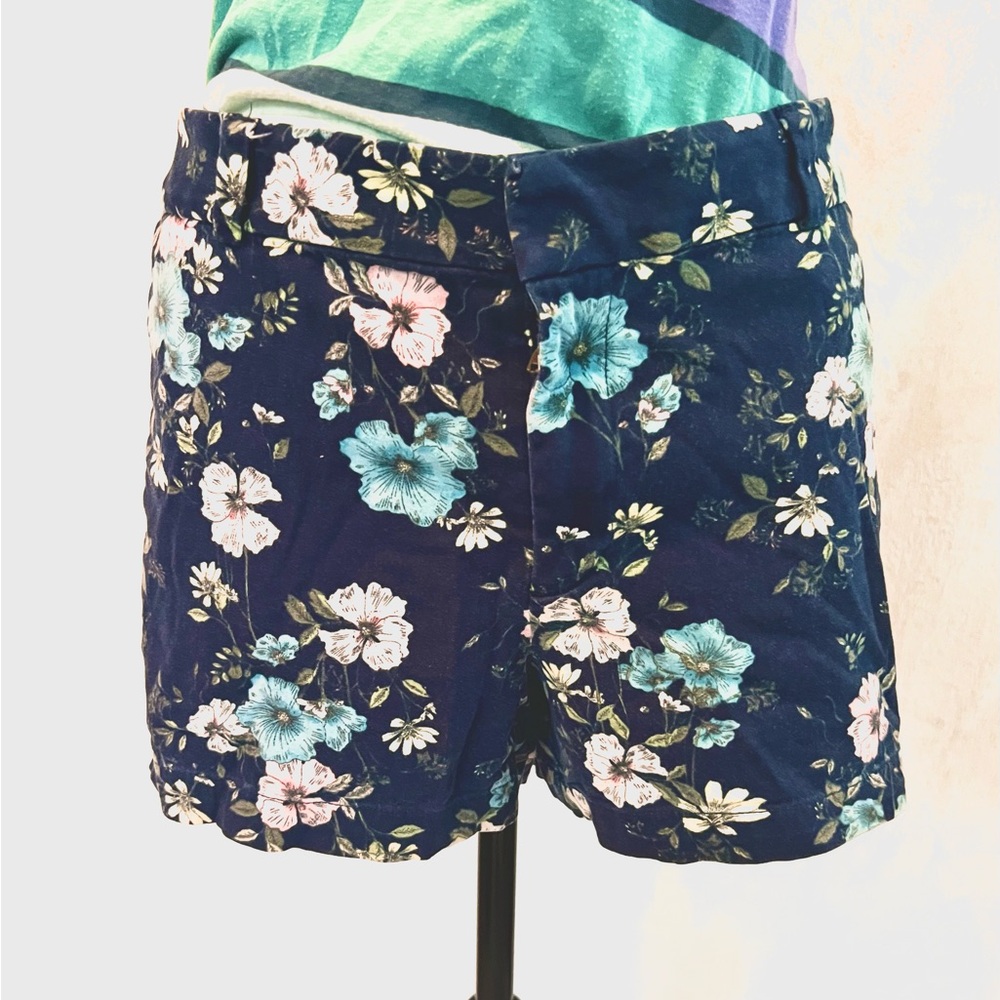 a.n.a Navy Floral Women's Shorts